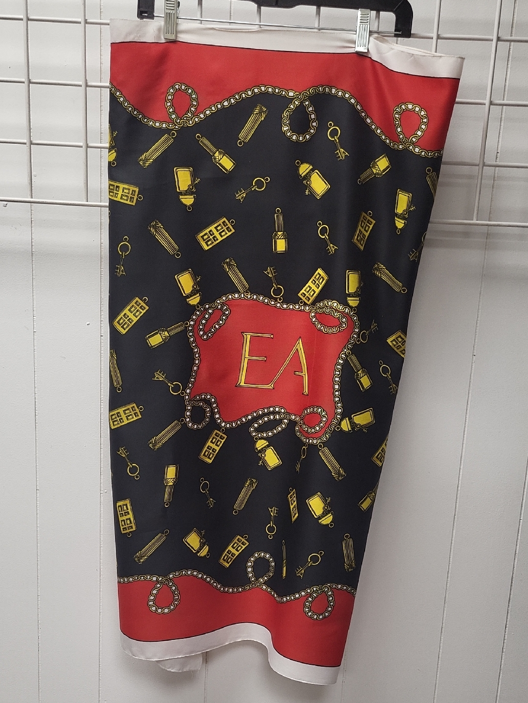 Elizabeth Arden Scarf  Black  Red